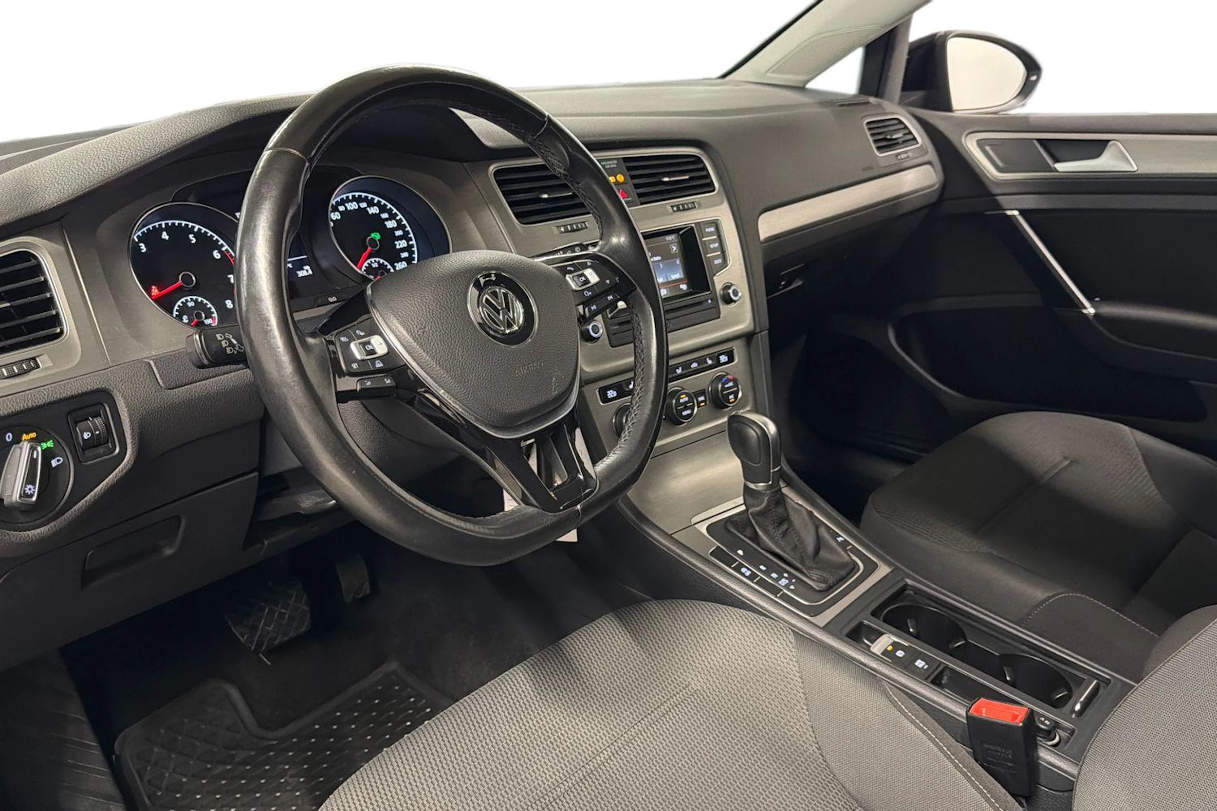 musta Volkswagen Golf 2016 kuva 6.