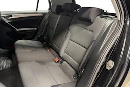 musta Volkswagen Golf 2016 kuva 8.