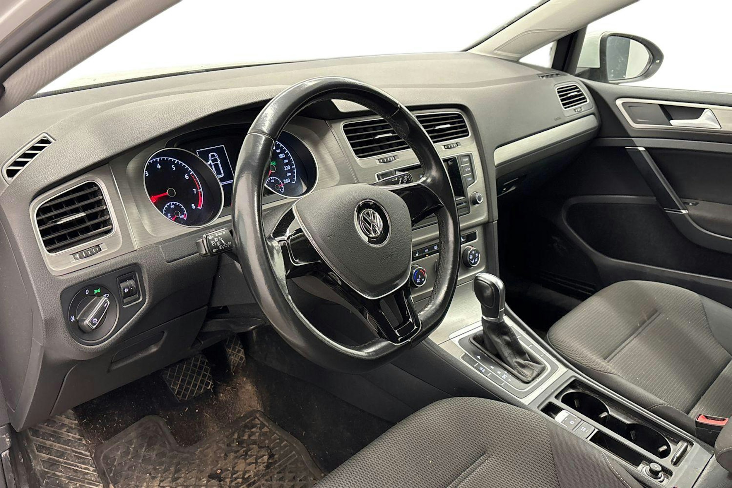 valkoinen Volkswagen Golf 2016 kuva 3.