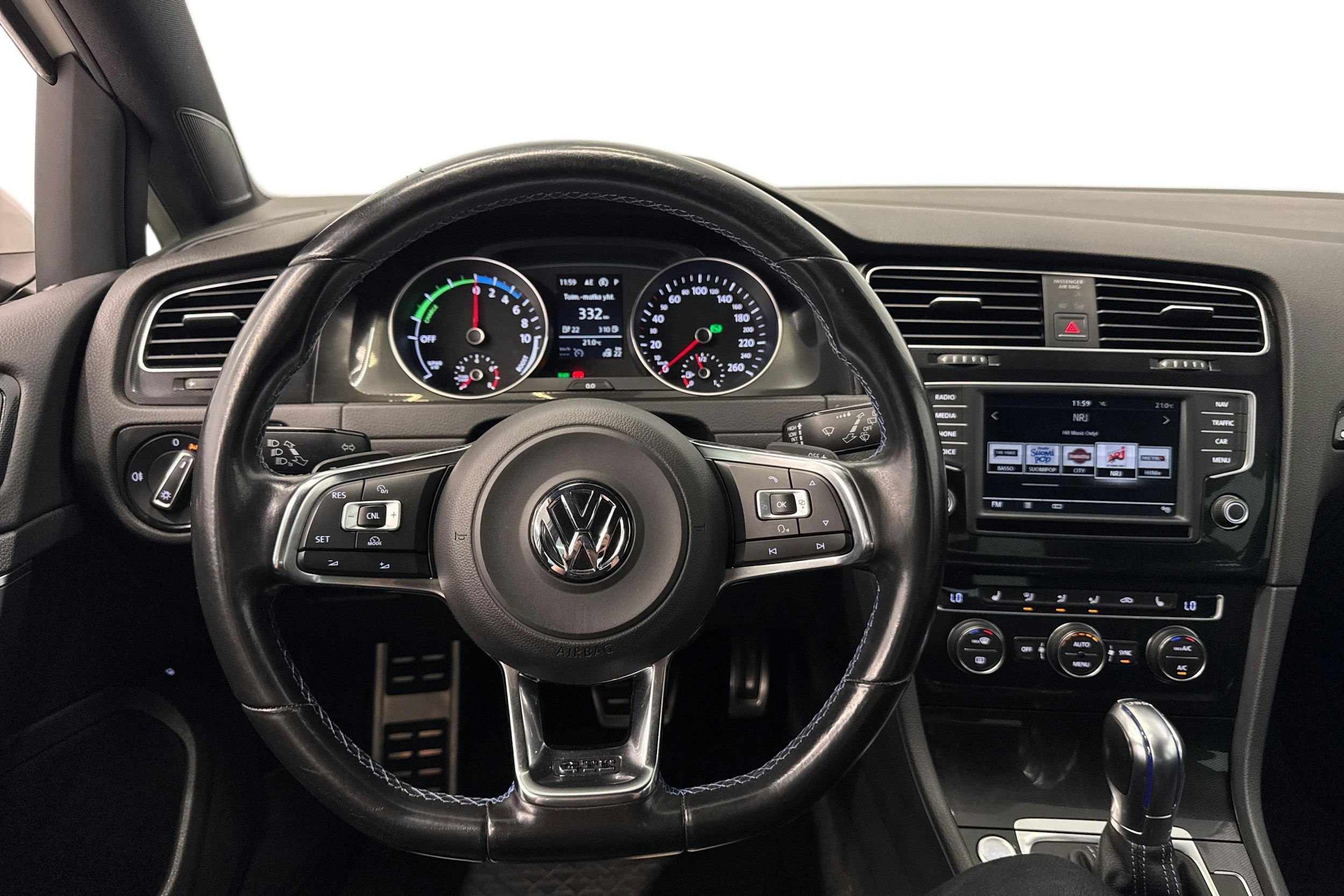 valkoinen Volkswagen Golf 2016 kuva 14.