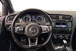 valkoinen Volkswagen Golf 2016 kuva 14.