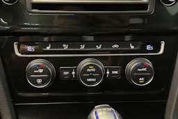 valkoinen Volkswagen Golf 2016 kuva 22.