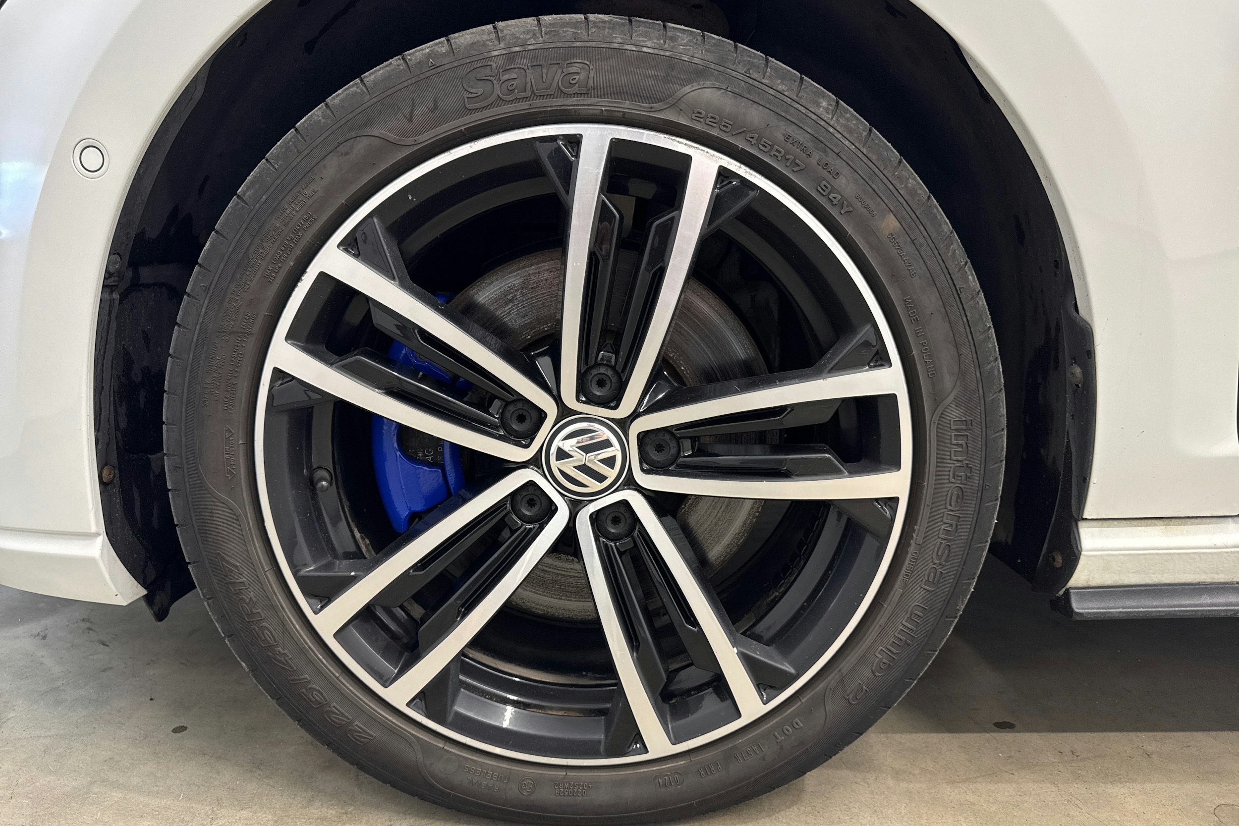 valkoinen Volkswagen Golf 2016 kuva 28.