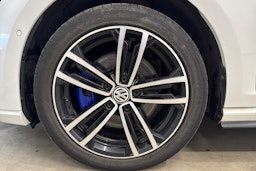 valkoinen Volkswagen Golf 2016 kuva 28.