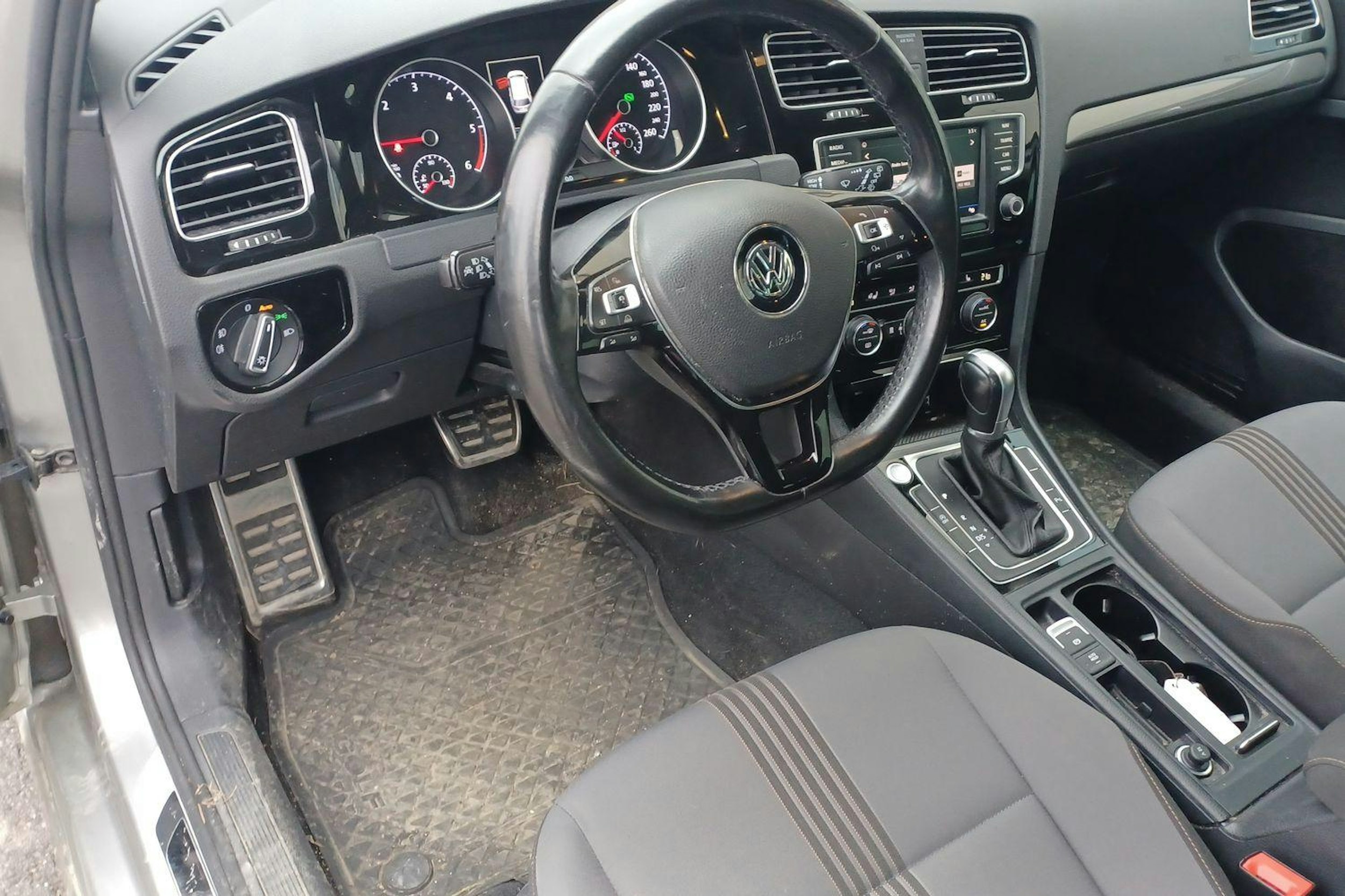 met. harmaa Volkswagen Golf 2016 kuva 3.