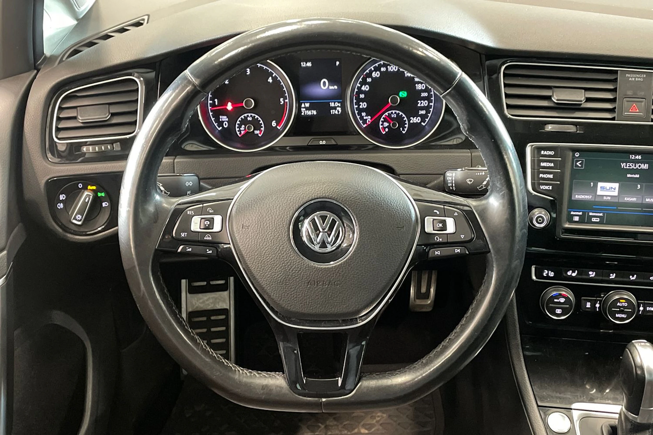 met. harmaa Volkswagen Golf 2016 kuva 12.