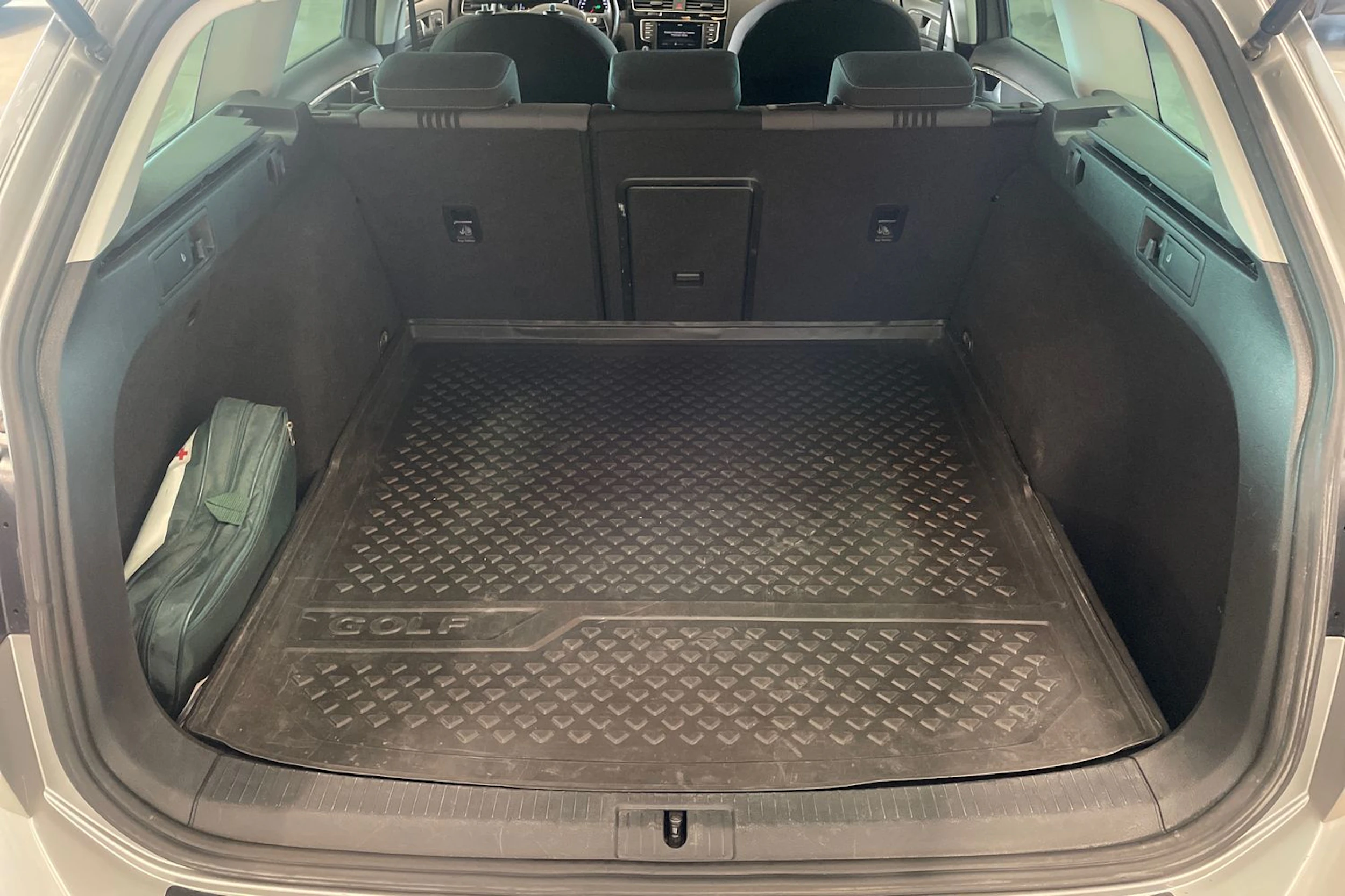 met. harmaa Volkswagen Golf 2016 kuva 29.