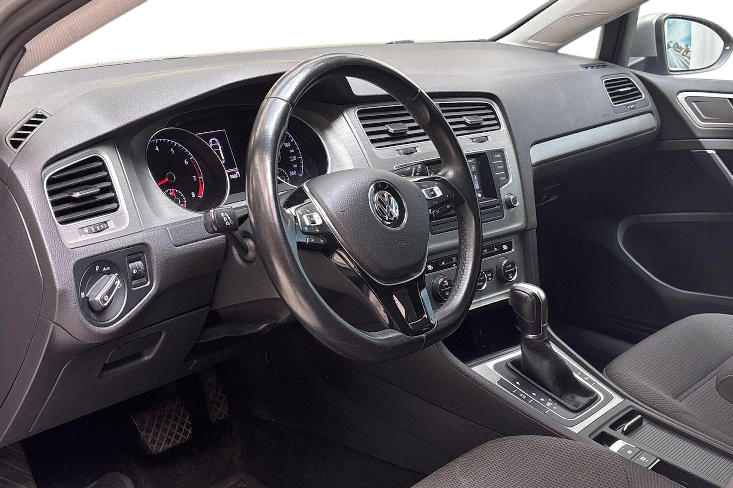 harmaa Volkswagen Golf 2016 kuva 6.