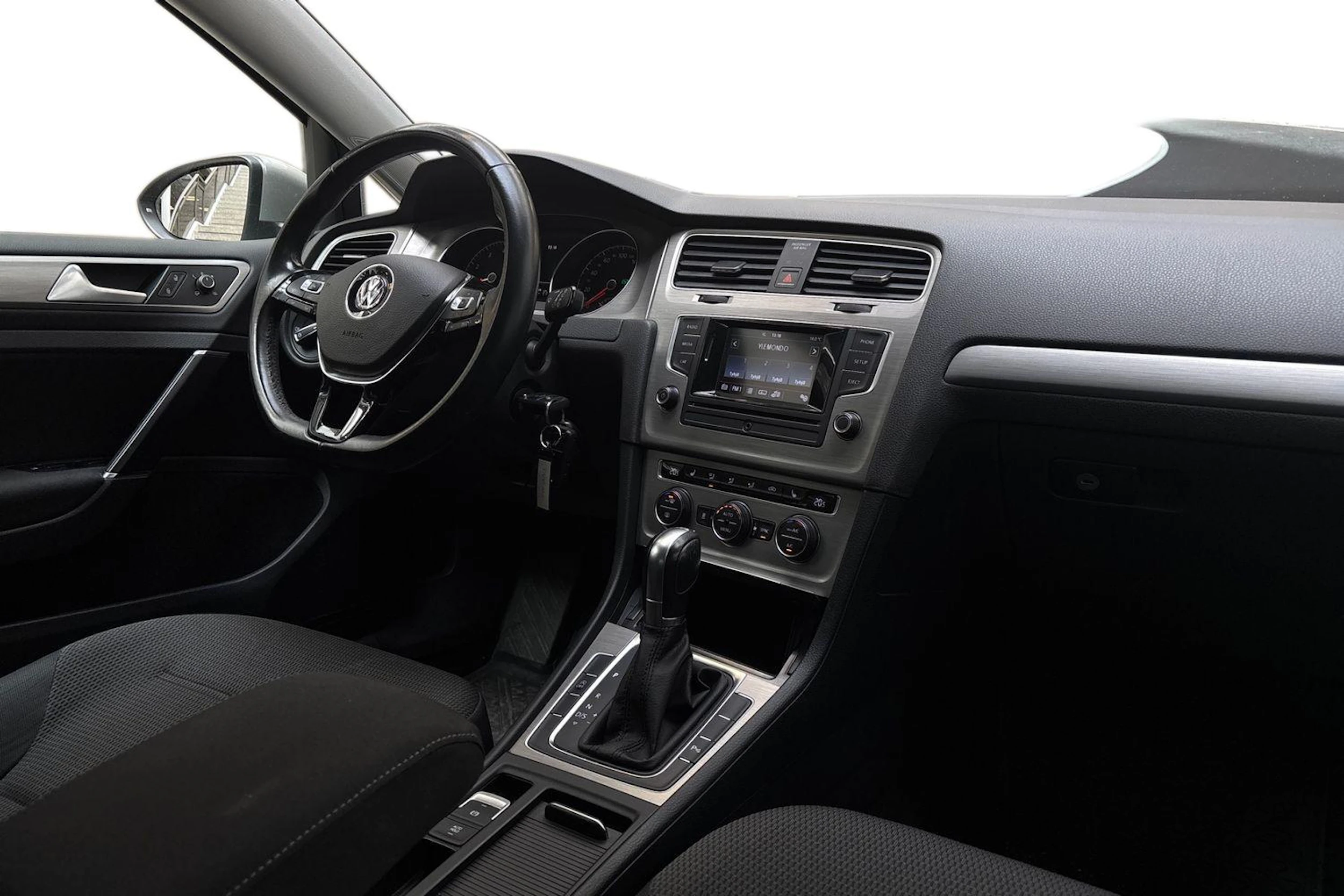 harmaa Volkswagen Golf 2016 kuva 7.