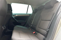 harmaa Volkswagen Golf 2016 kuva 8.