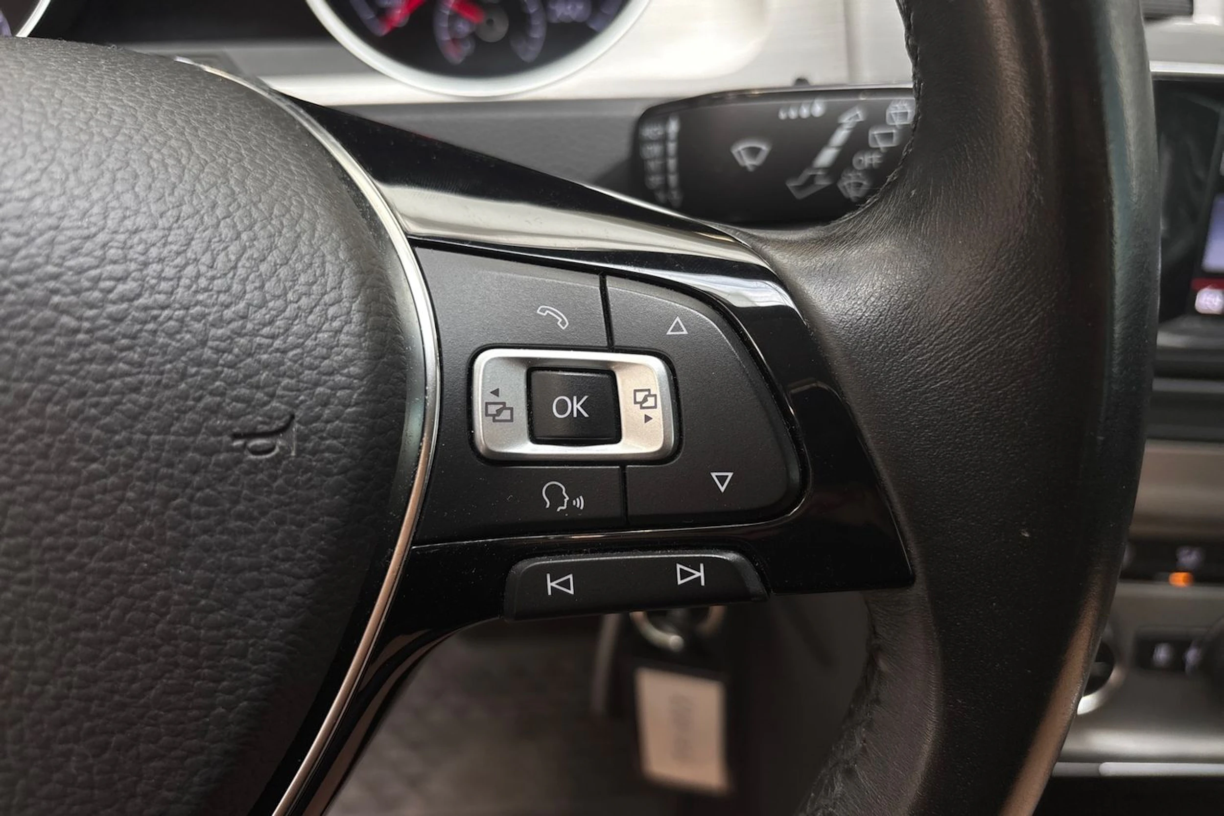 harmaa Volkswagen Golf 2016 kuva 13.