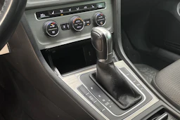 harmaa Volkswagen Golf 2016 kuva 15.
