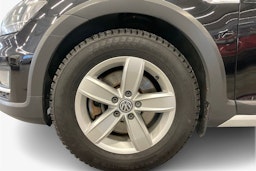 musta Volkswagen Golf 2016 kuva 11.