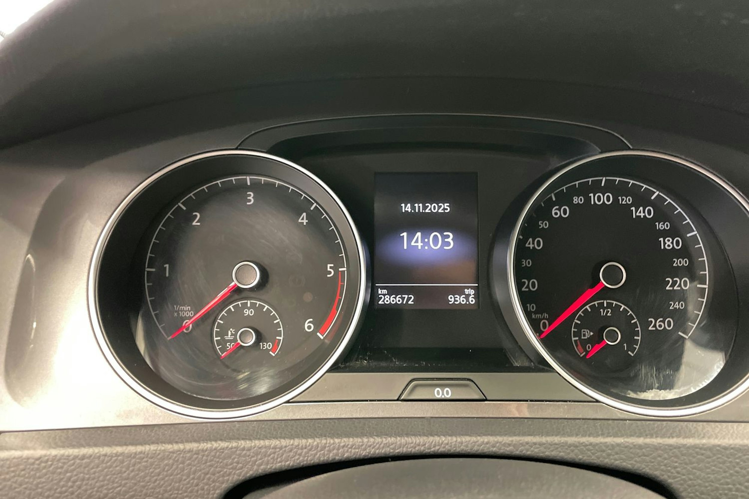 musta Volkswagen Golf 2016 kuva 14.