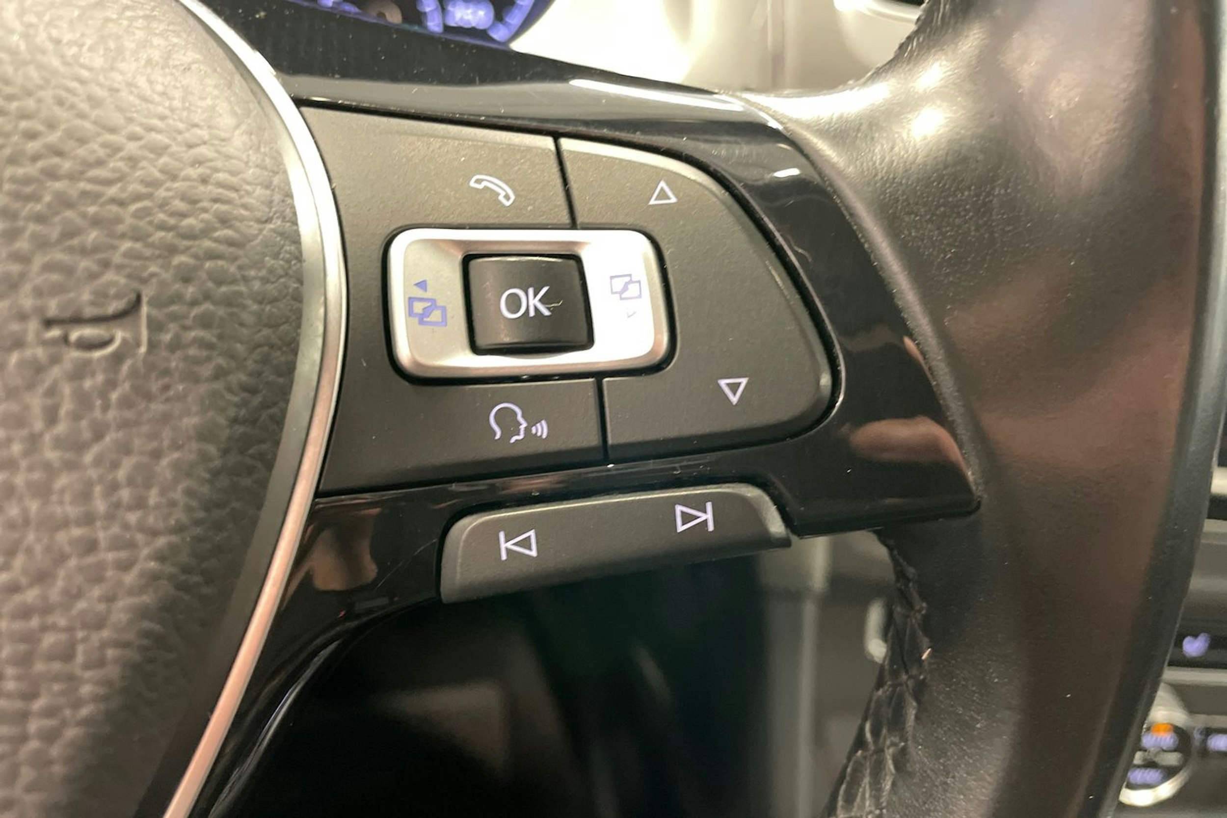 musta Volkswagen Golf 2016 kuva 17.