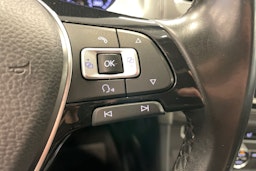 musta Volkswagen Golf 2016 kuva 17.