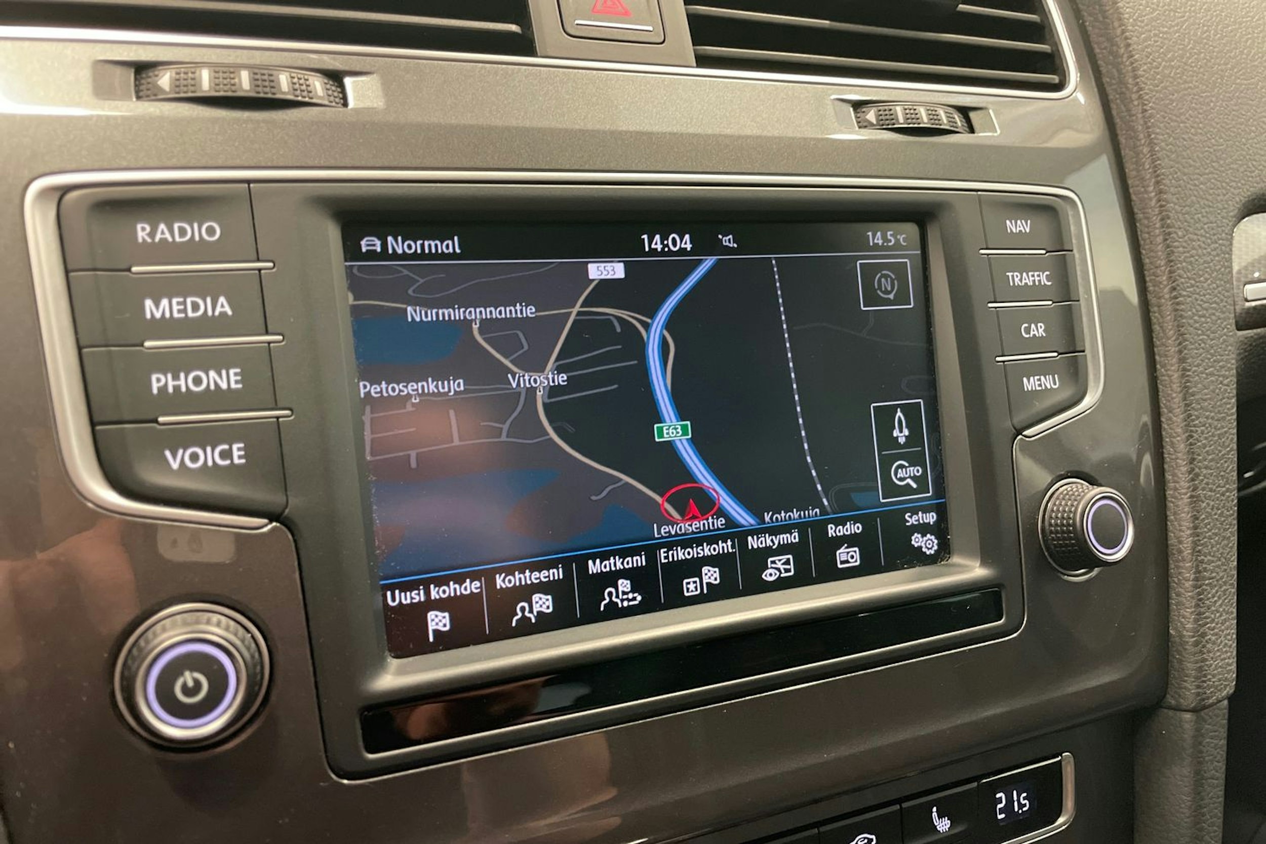 musta Volkswagen Golf 2016 kuva 18.