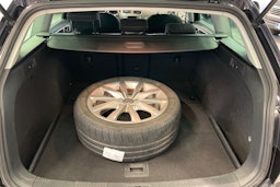 musta Volkswagen Golf 2016 kuva 22.