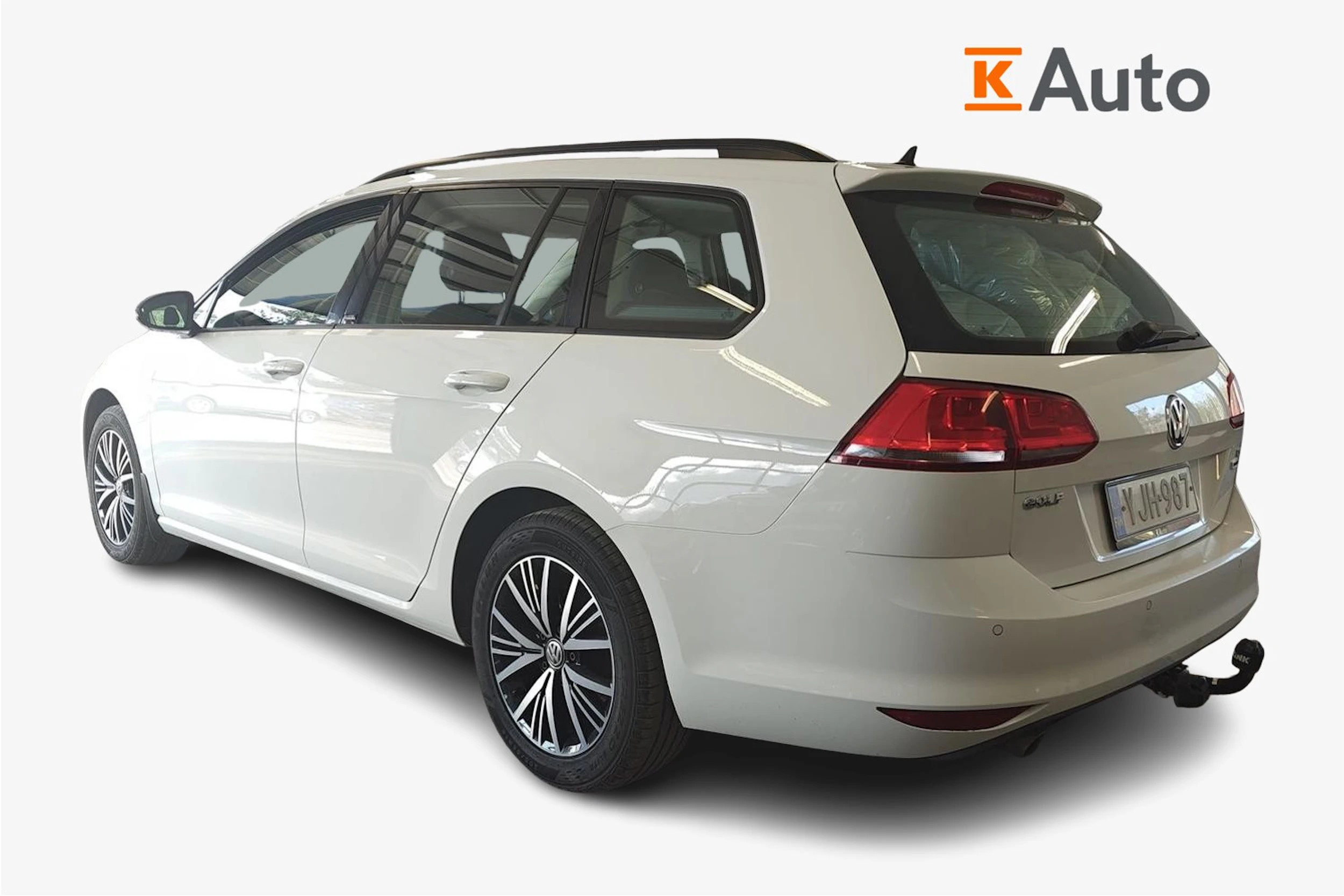 valkoinen Volkswagen Golf 2016 kuva 2.