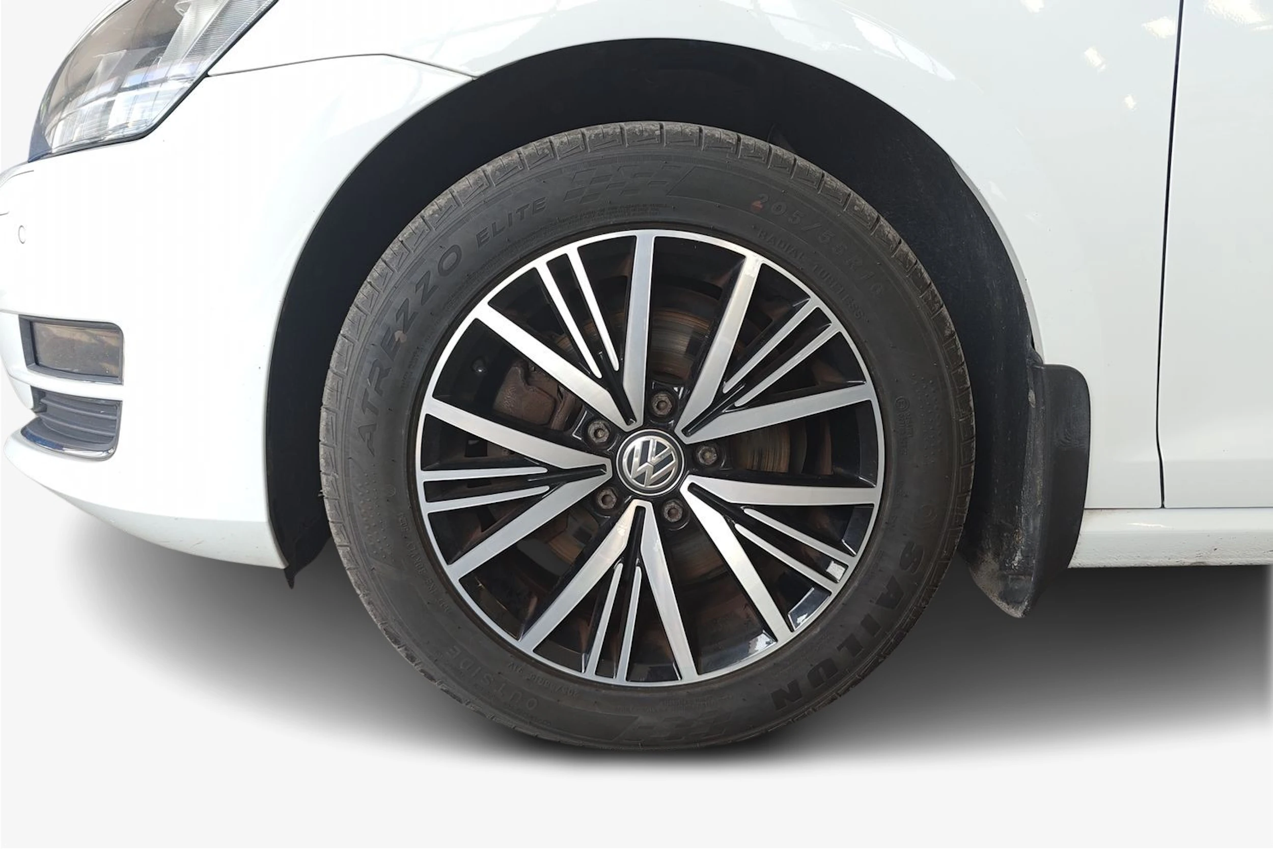 valkoinen Volkswagen Golf 2016 kuva 9.