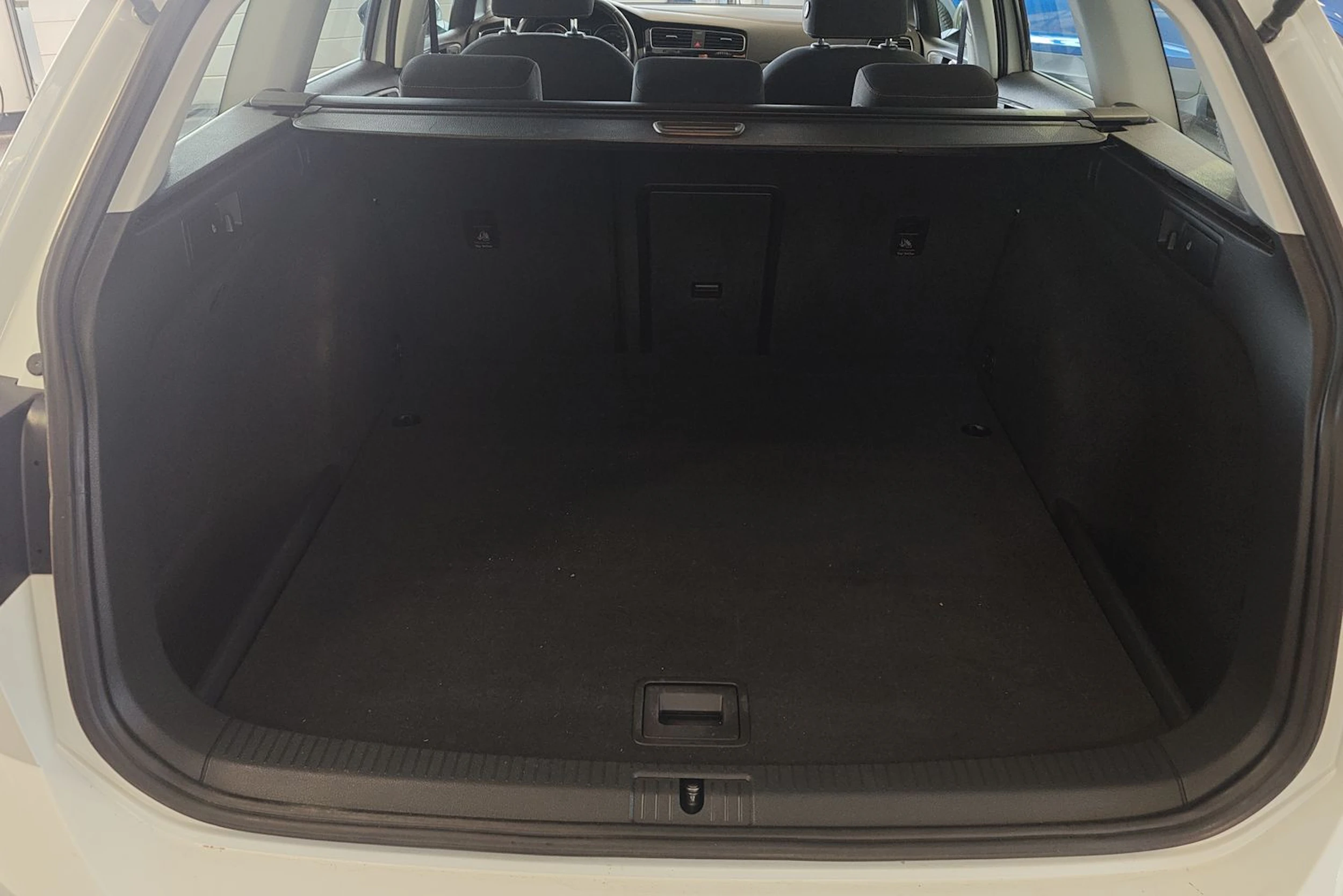 valkoinen Volkswagen Golf 2016 kuva 11.