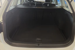 valkoinen Volkswagen Golf 2016 kuva 11.