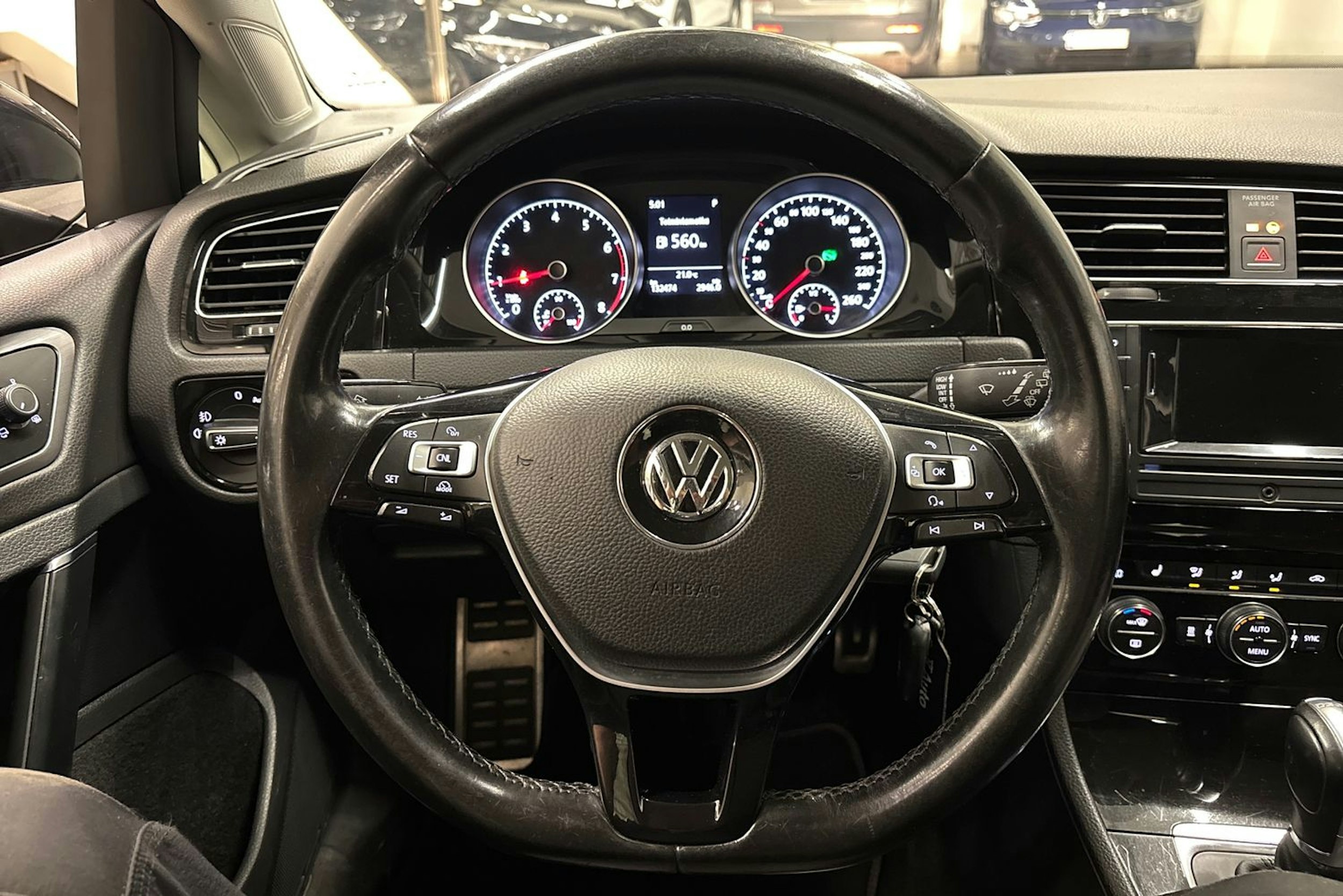 harmaa Volkswagen Golf 2016 kuva 17.