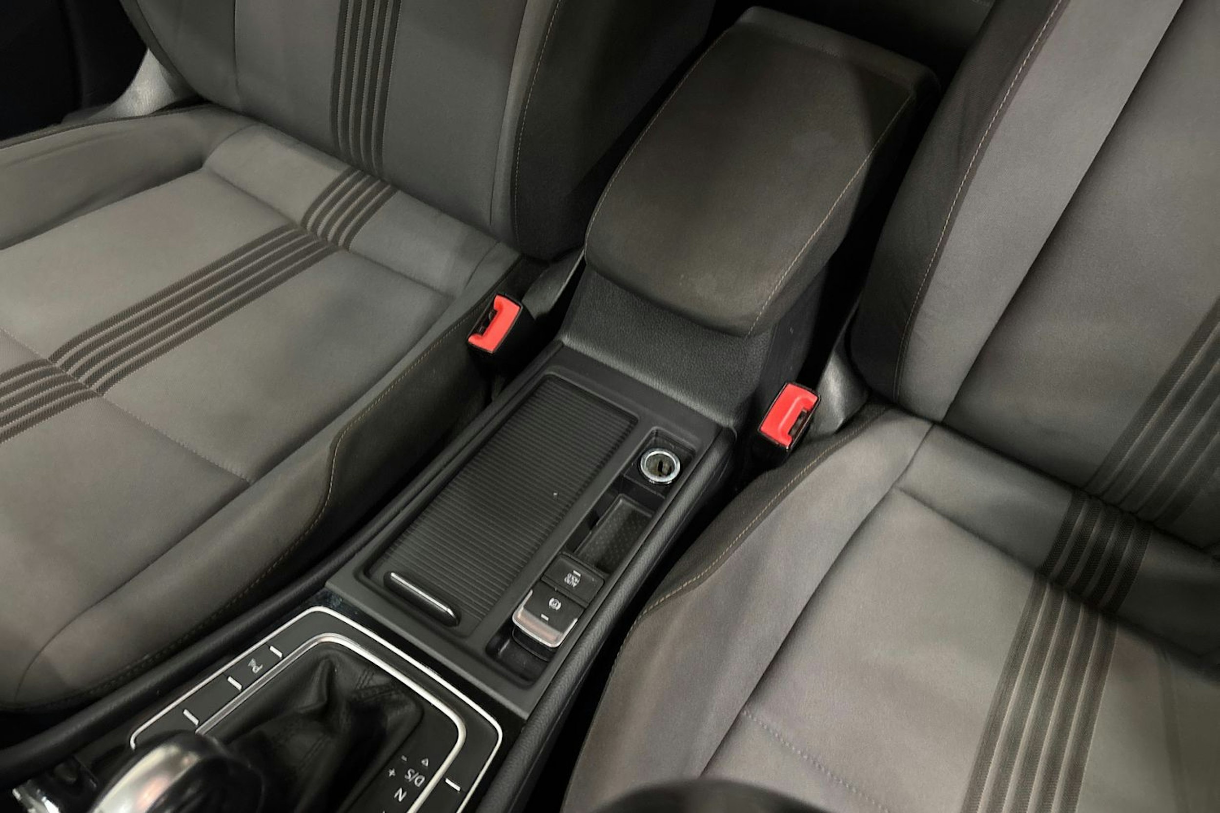 harmaa Volkswagen Golf 2016 kuva 20.