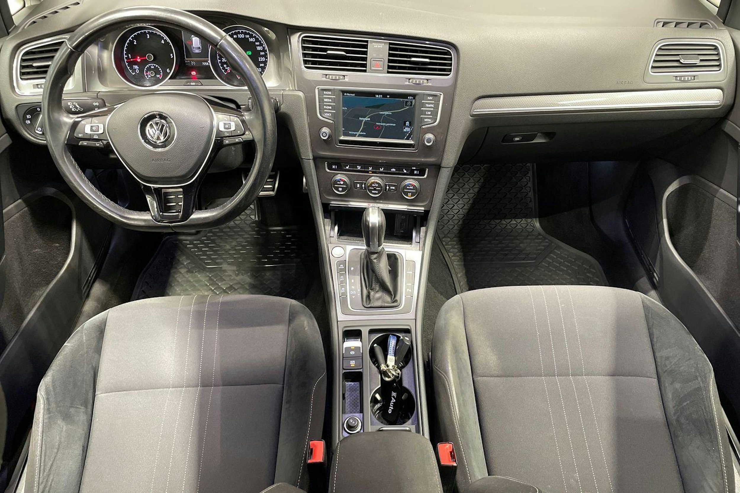 met. punainen Volkswagen Golf 2016 kuva 39.