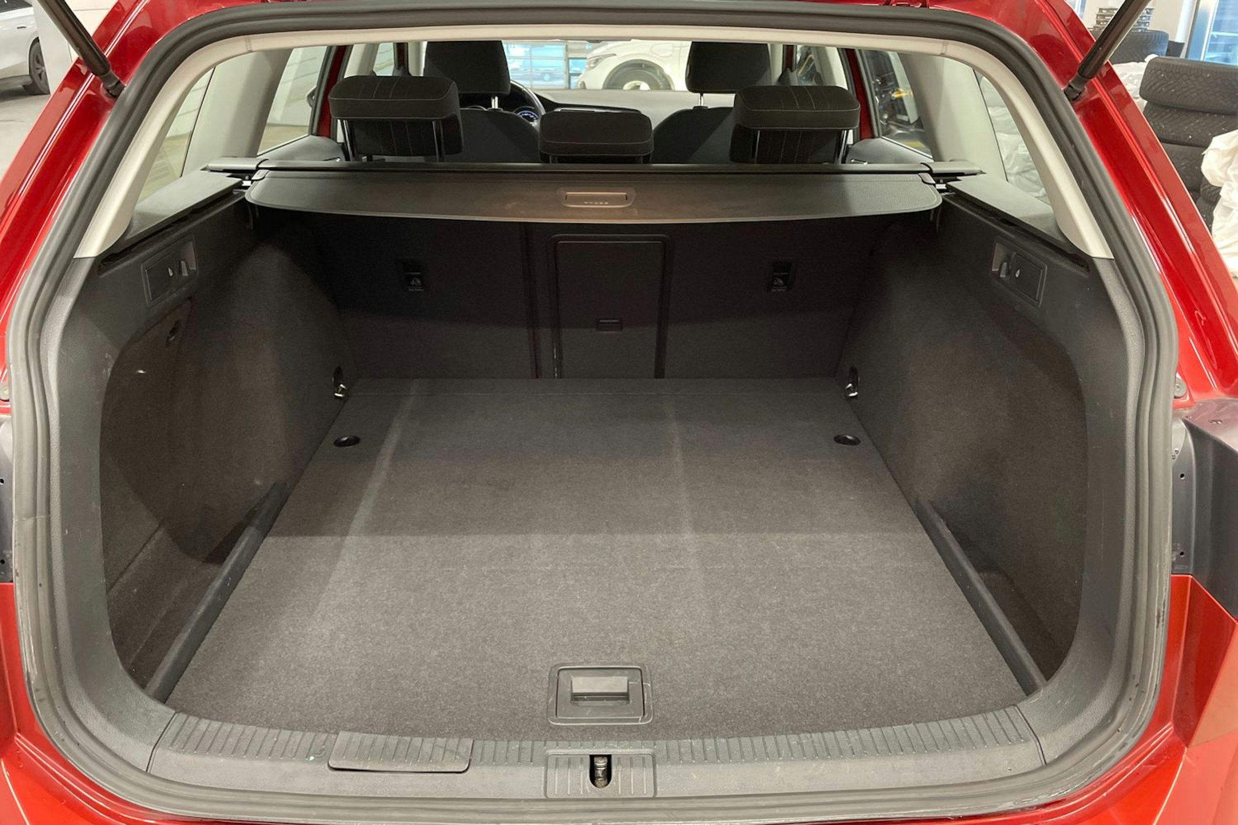 met. punainen Volkswagen Golf 2016 kuva 45.