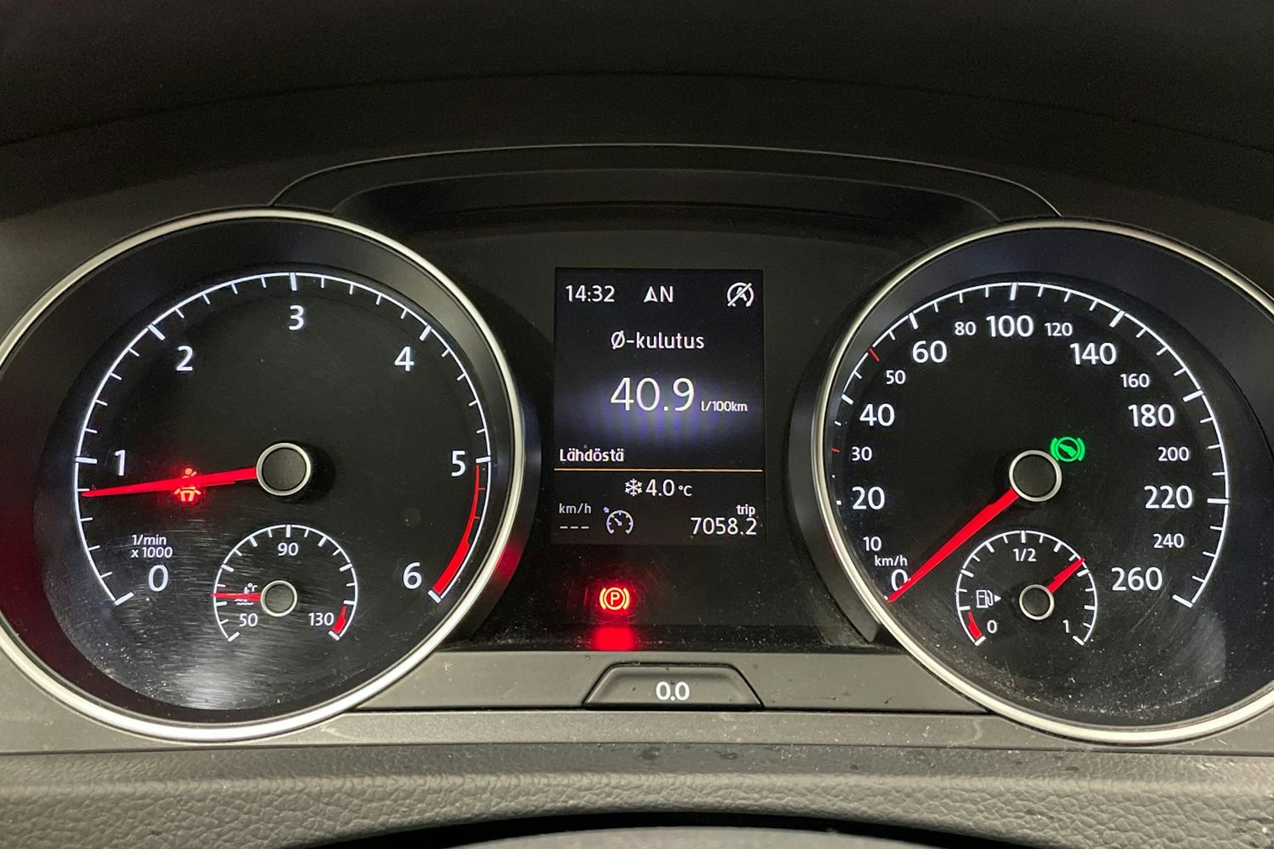 met. punainen Volkswagen Golf 2016 kuva 46.