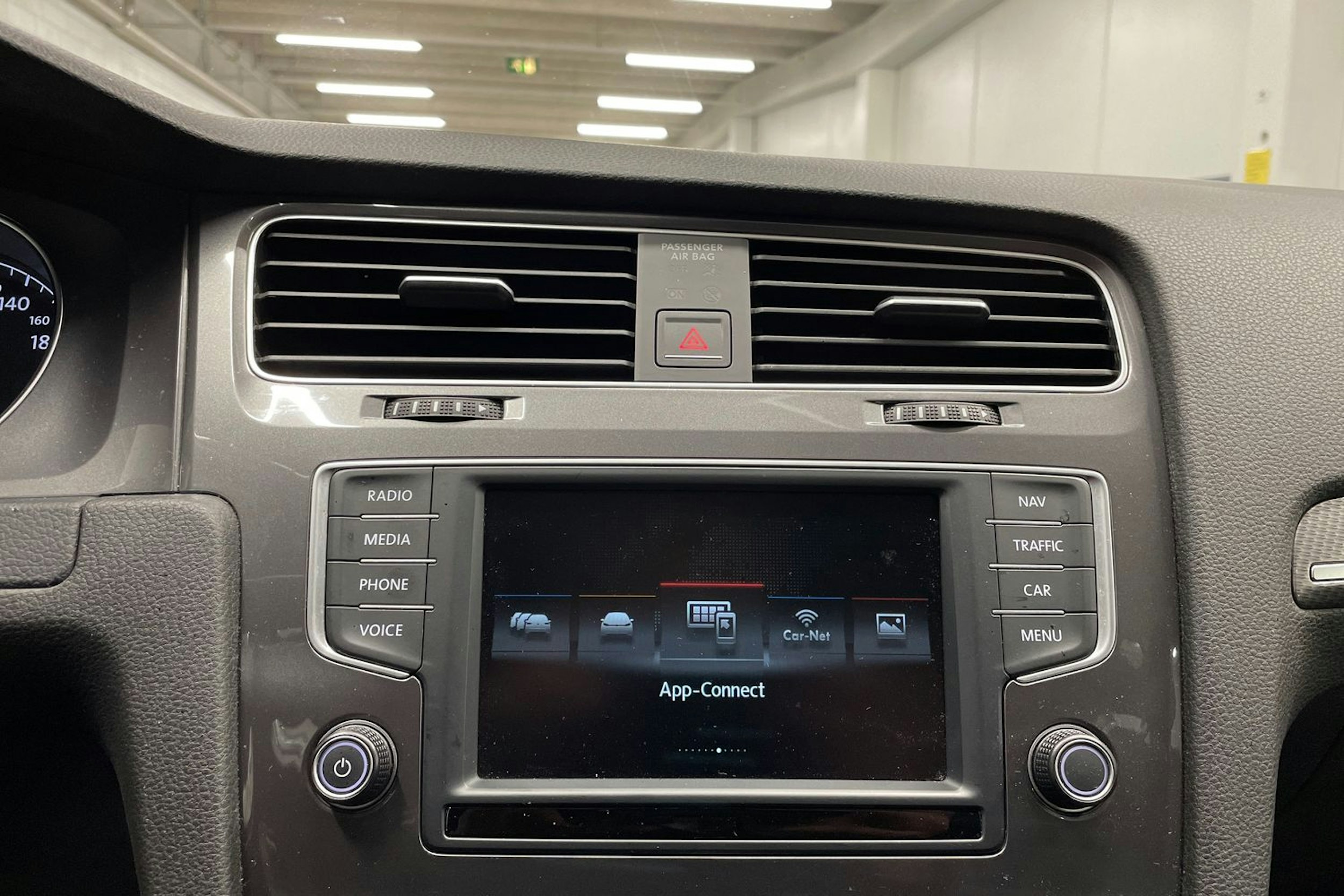 met. punainen Volkswagen Golf 2016 kuva 47.