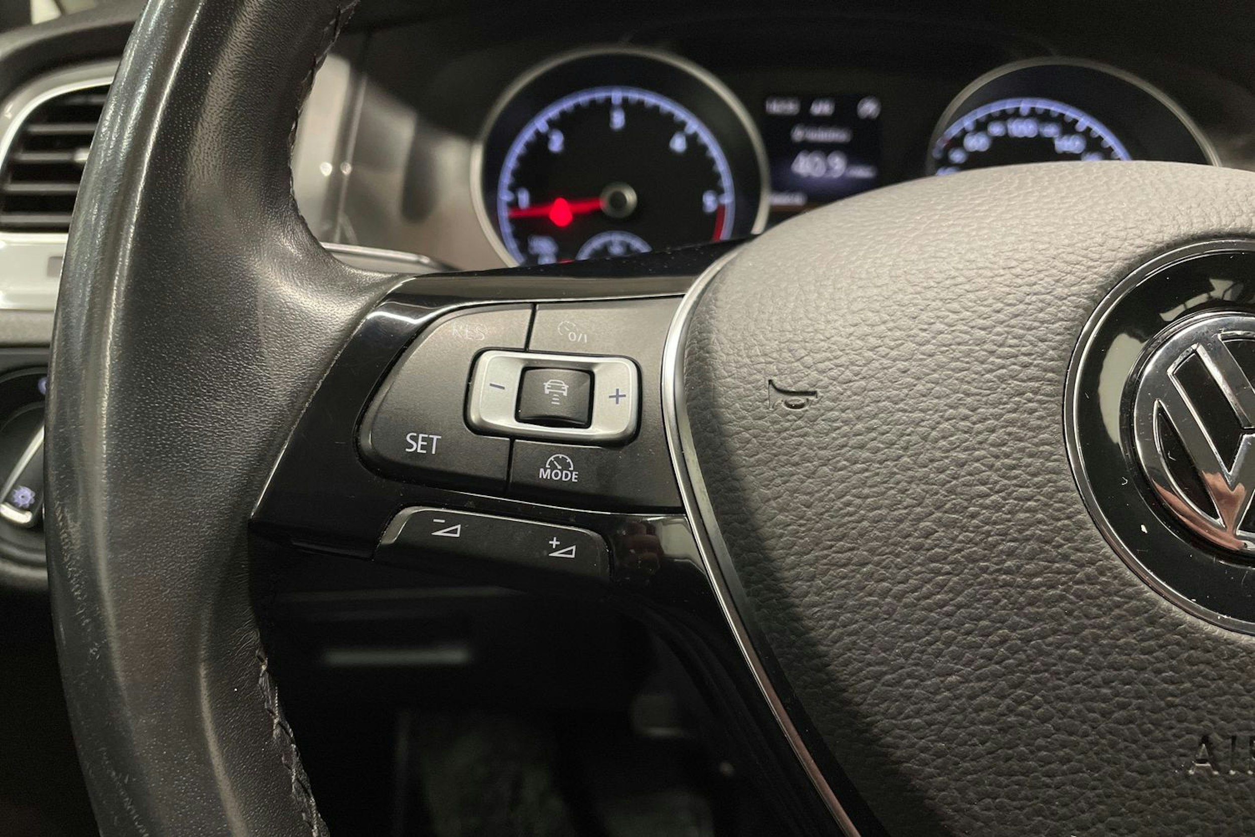 met. punainen Volkswagen Golf 2016 kuva 53.