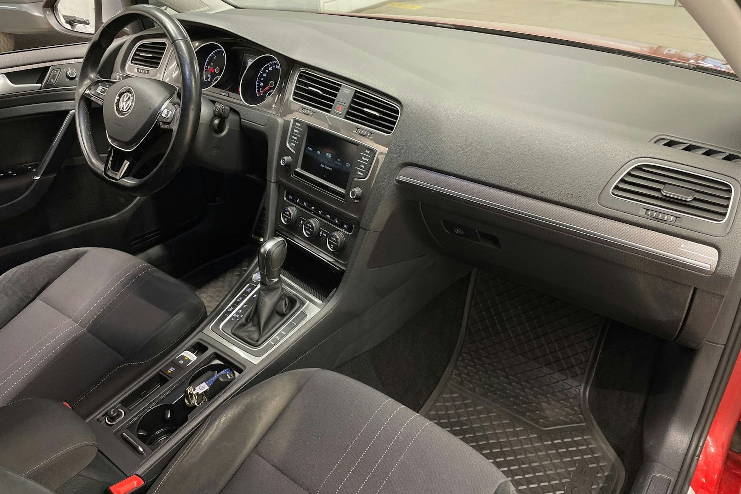 met. punainen Volkswagen Golf 2016 kuva 58.