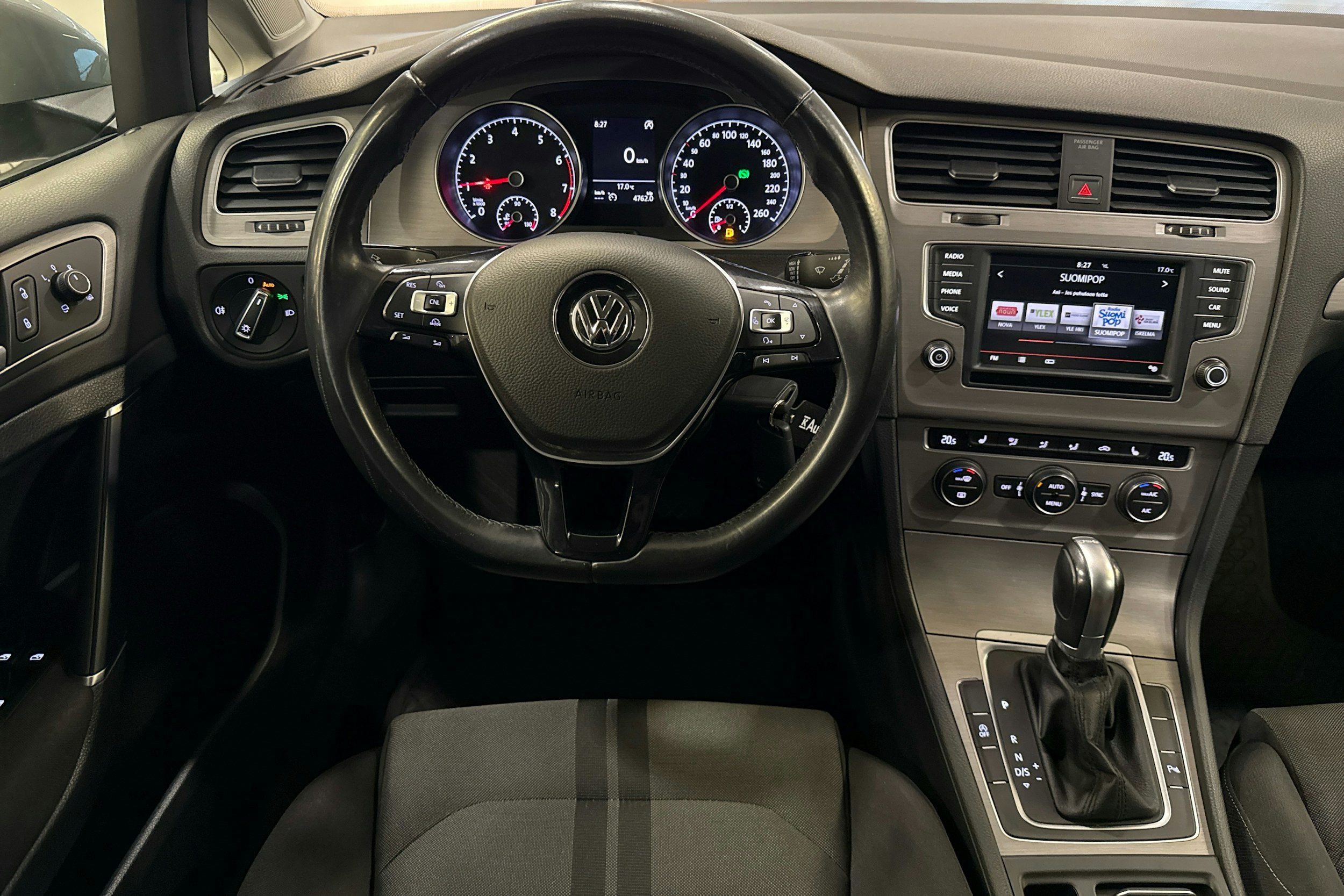 harmaa Volkswagen Golf 2016 kuva 7.