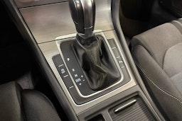harmaa Volkswagen Golf 2016 kuva 21.