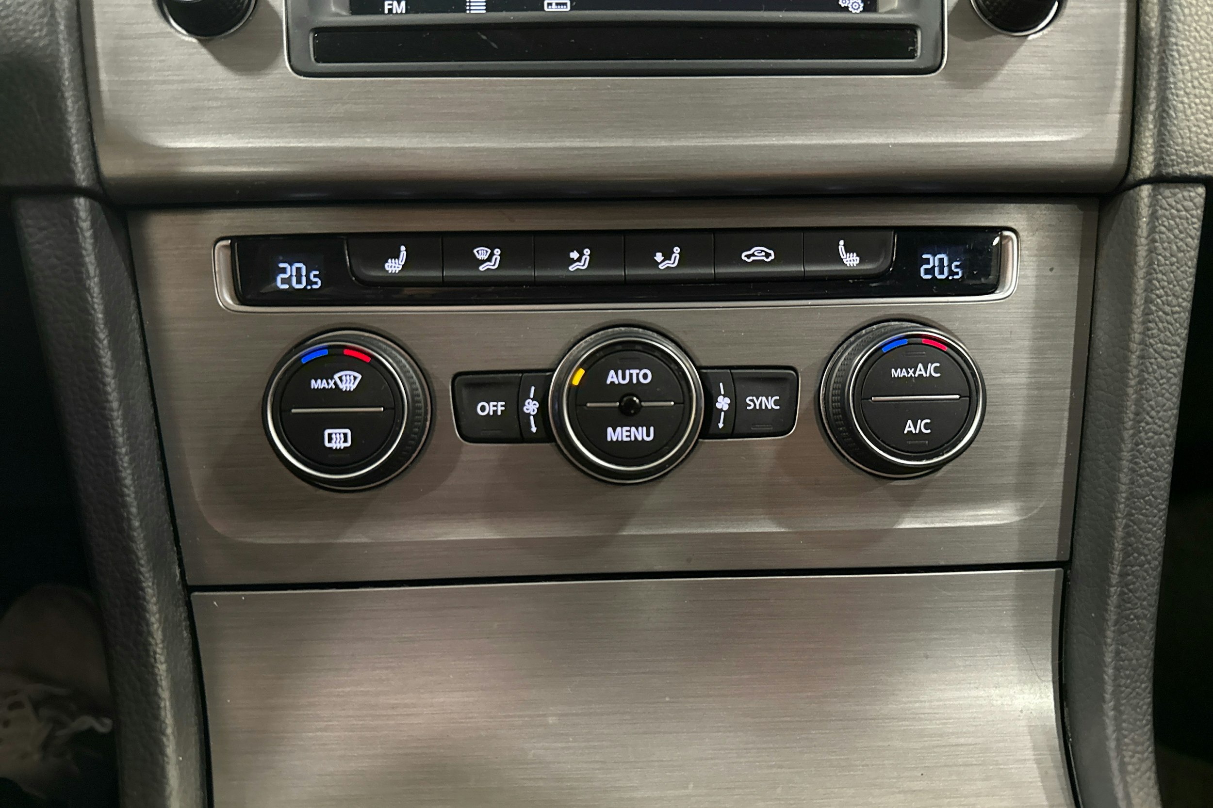 harmaa Volkswagen Golf 2016 kuva 22.