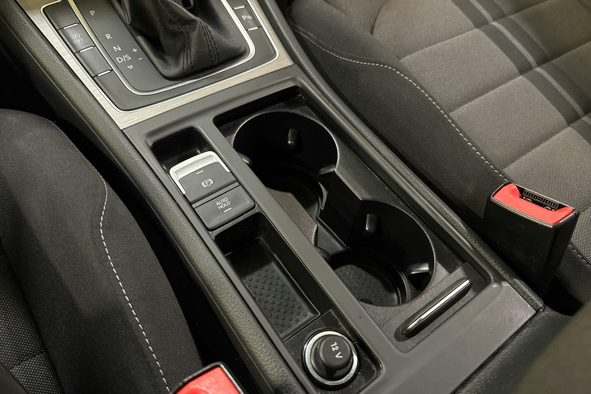 harmaa Volkswagen Golf 2016 kuva 23.