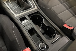 harmaa Volkswagen Golf 2016 kuva 23.