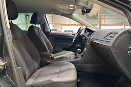 harmaa Volkswagen Golf 2016 kuva 15.