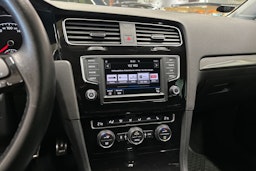 harmaa Volkswagen Golf 2016 kuva 23.