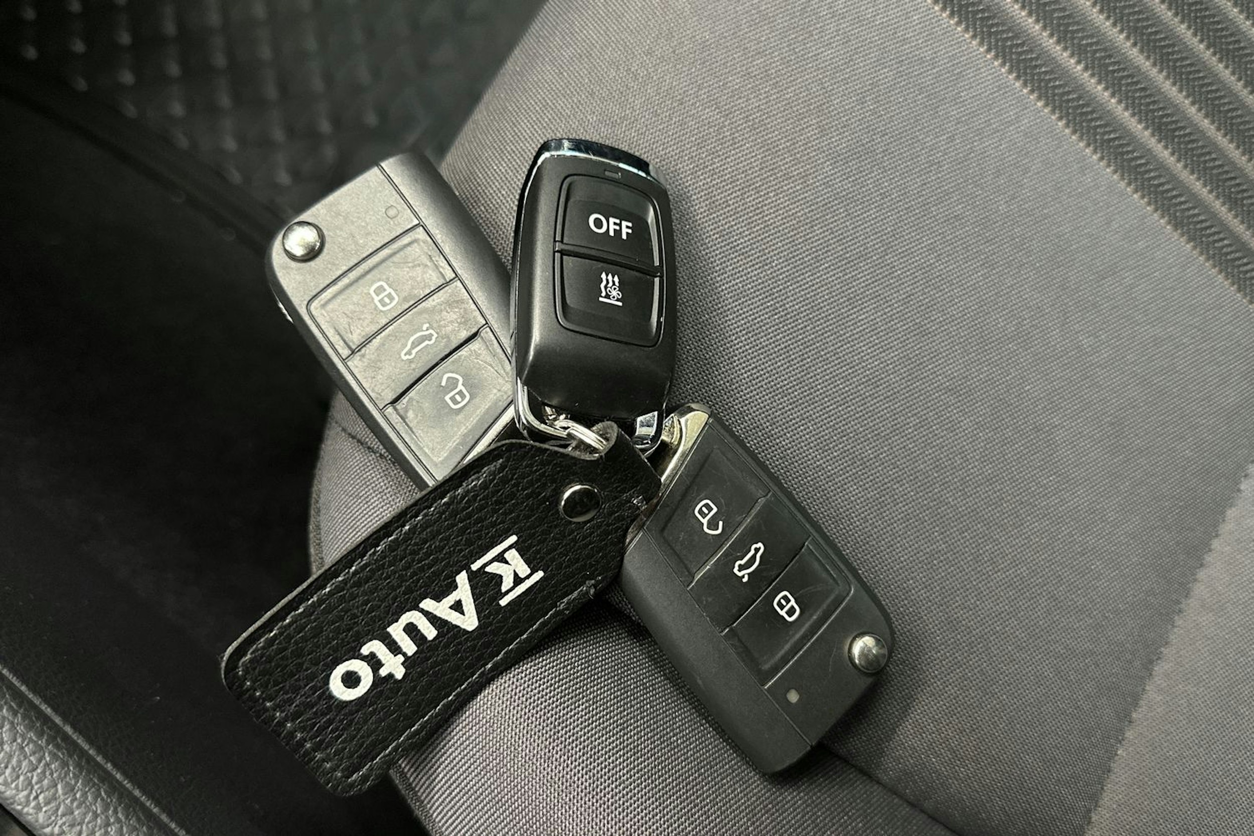 harmaa Volkswagen Golf 2016 kuva 25.