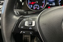 harmaa Volkswagen Golf 2016 kuva 27.