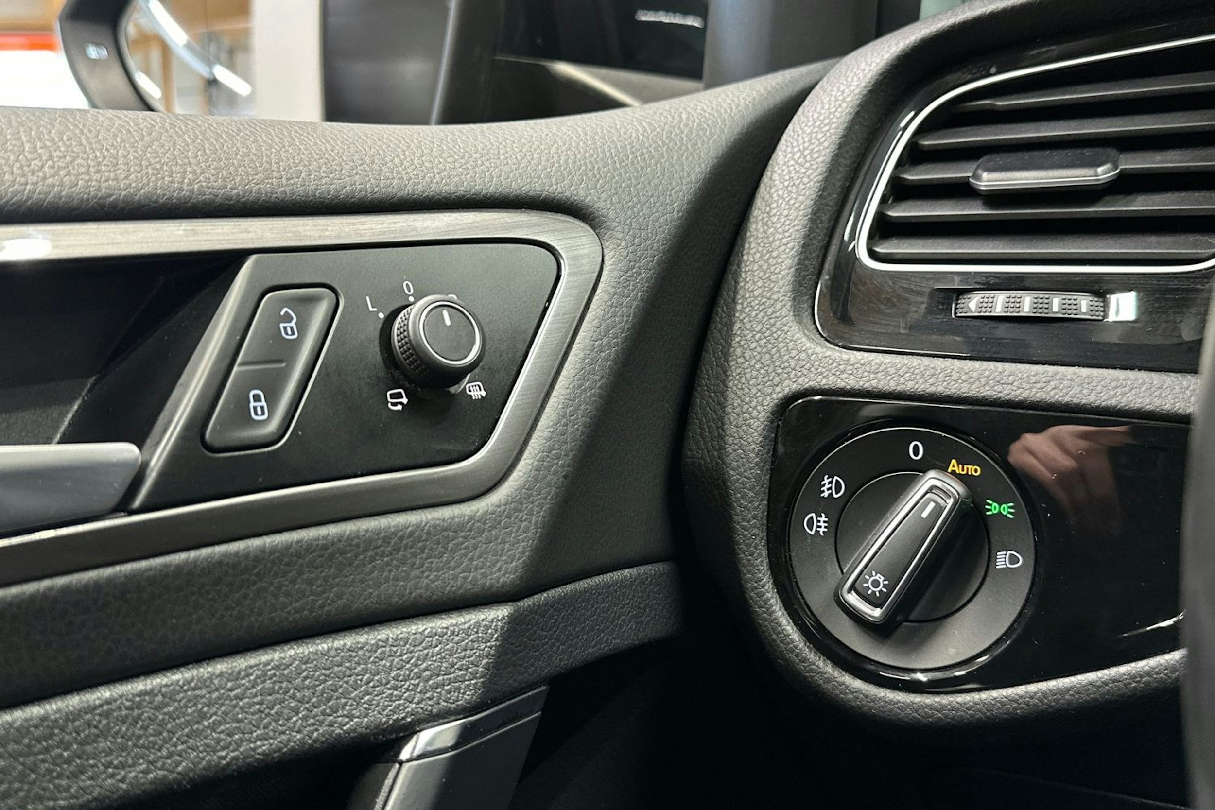 harmaa Volkswagen Golf 2016 kuva 29.