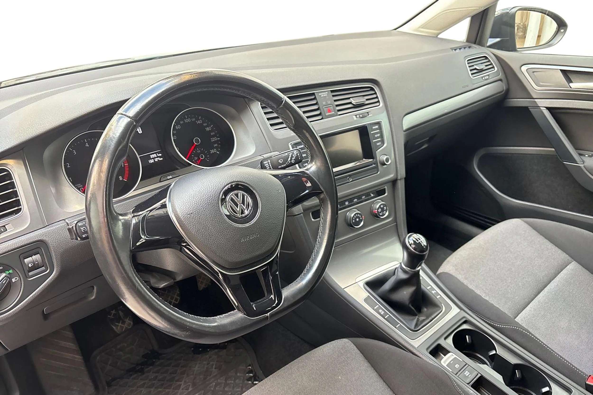 harmaa Volkswagen Golf 2017 kuva 6.
