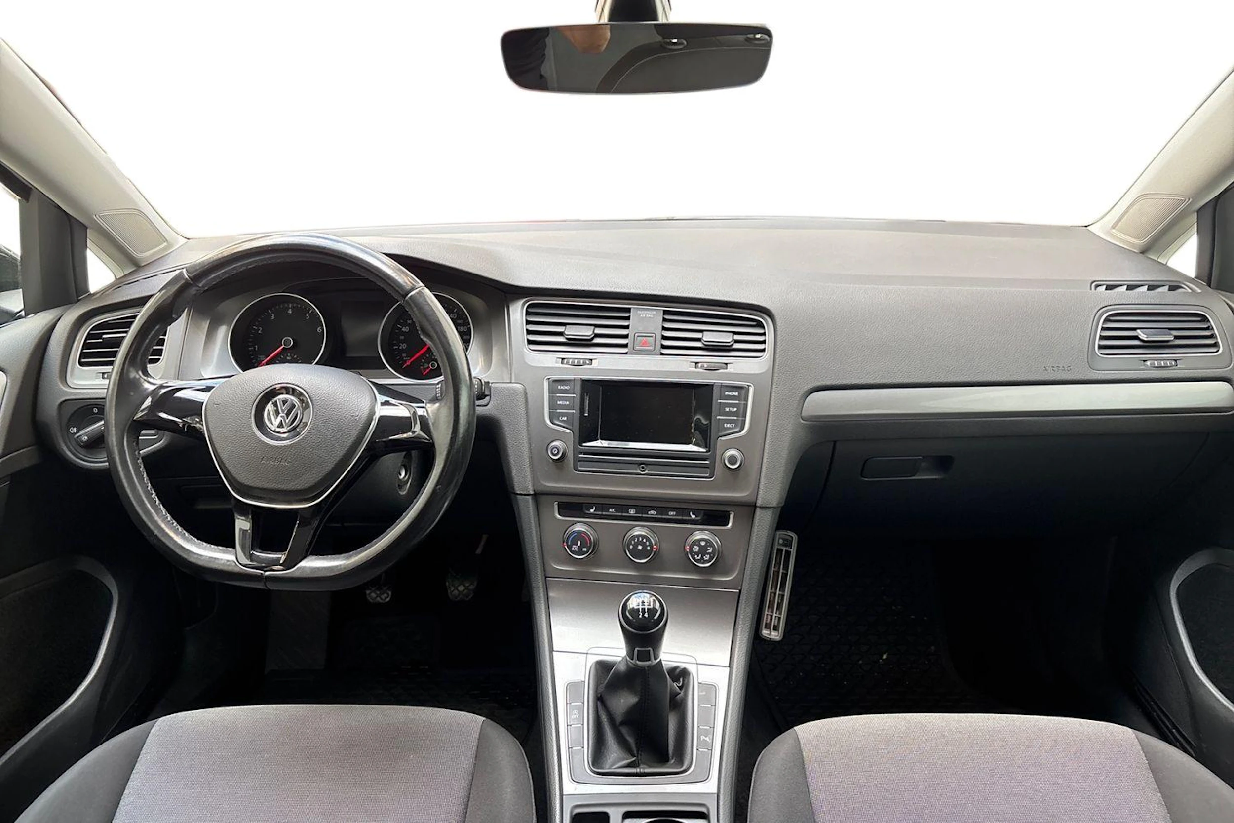 harmaa Volkswagen Golf 2017 kuva 7.