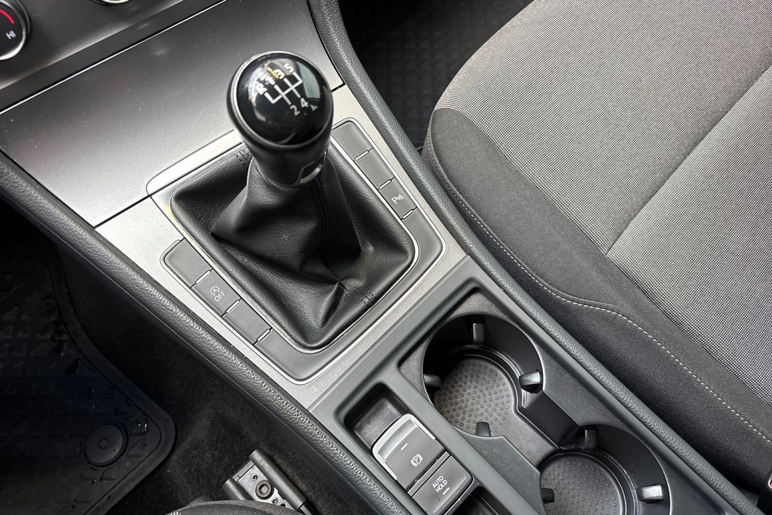 harmaa Volkswagen Golf 2017 kuva 17.