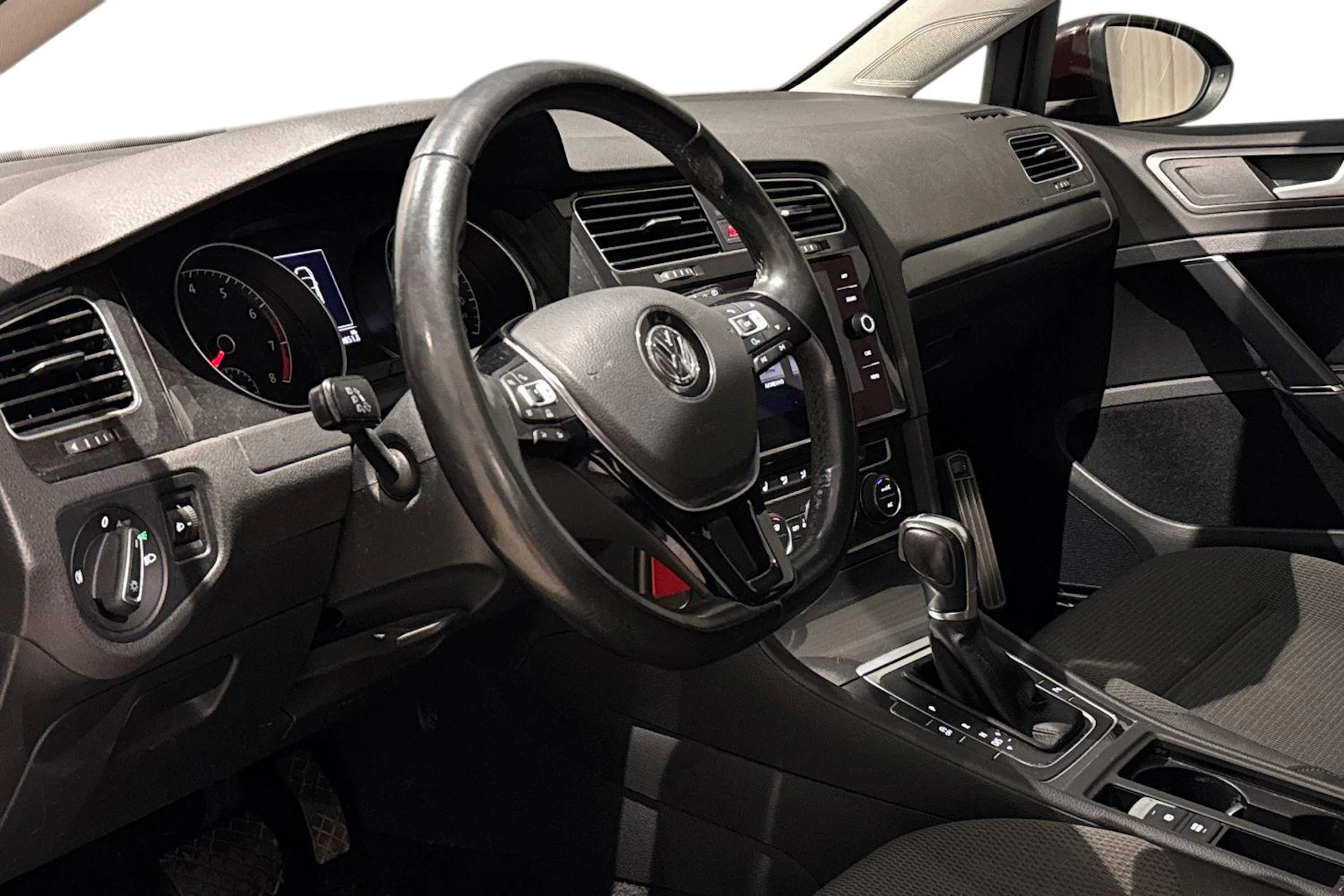 musta Volkswagen Golf 2017 kuva 8.