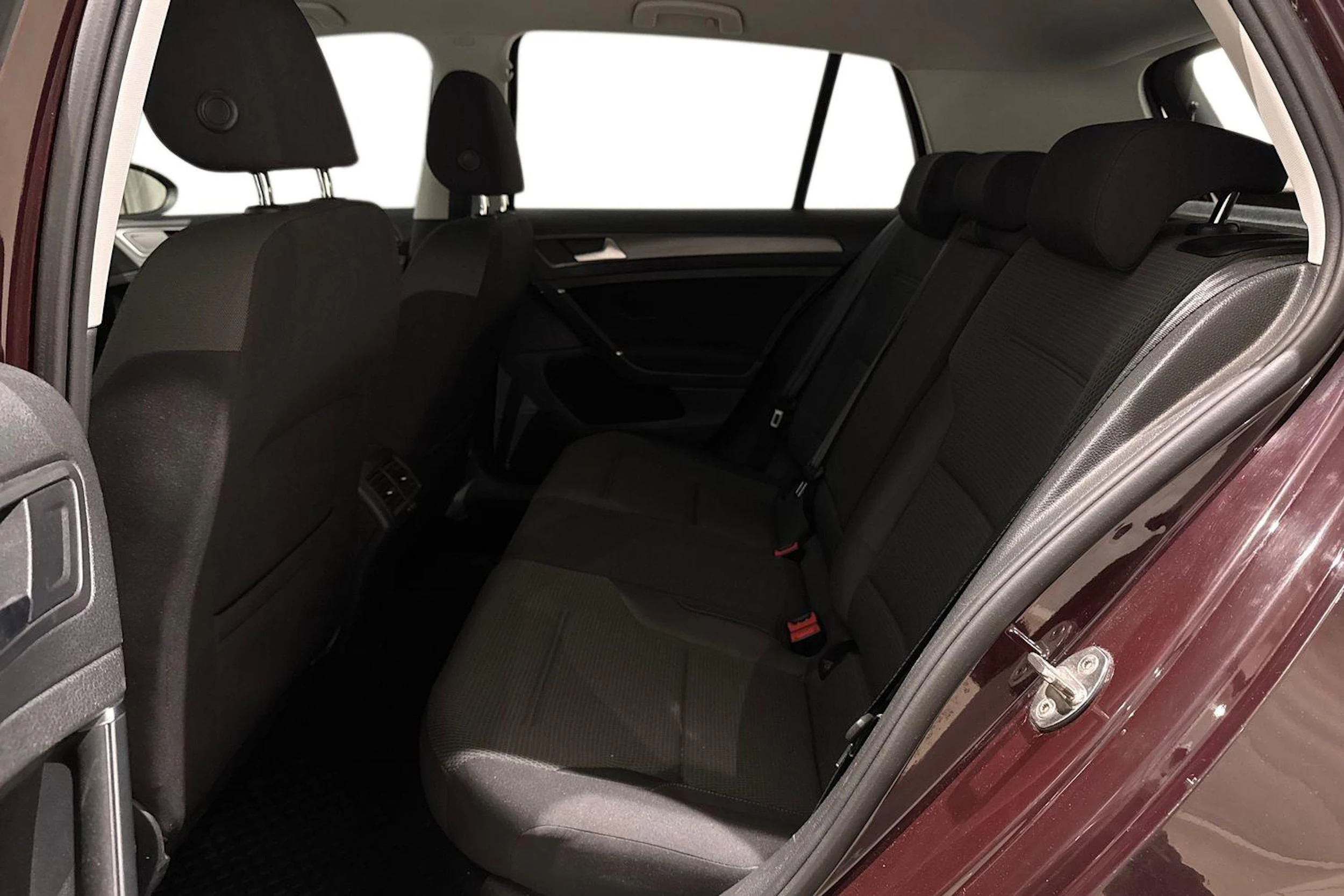 musta Volkswagen Golf 2017 kuva 11.