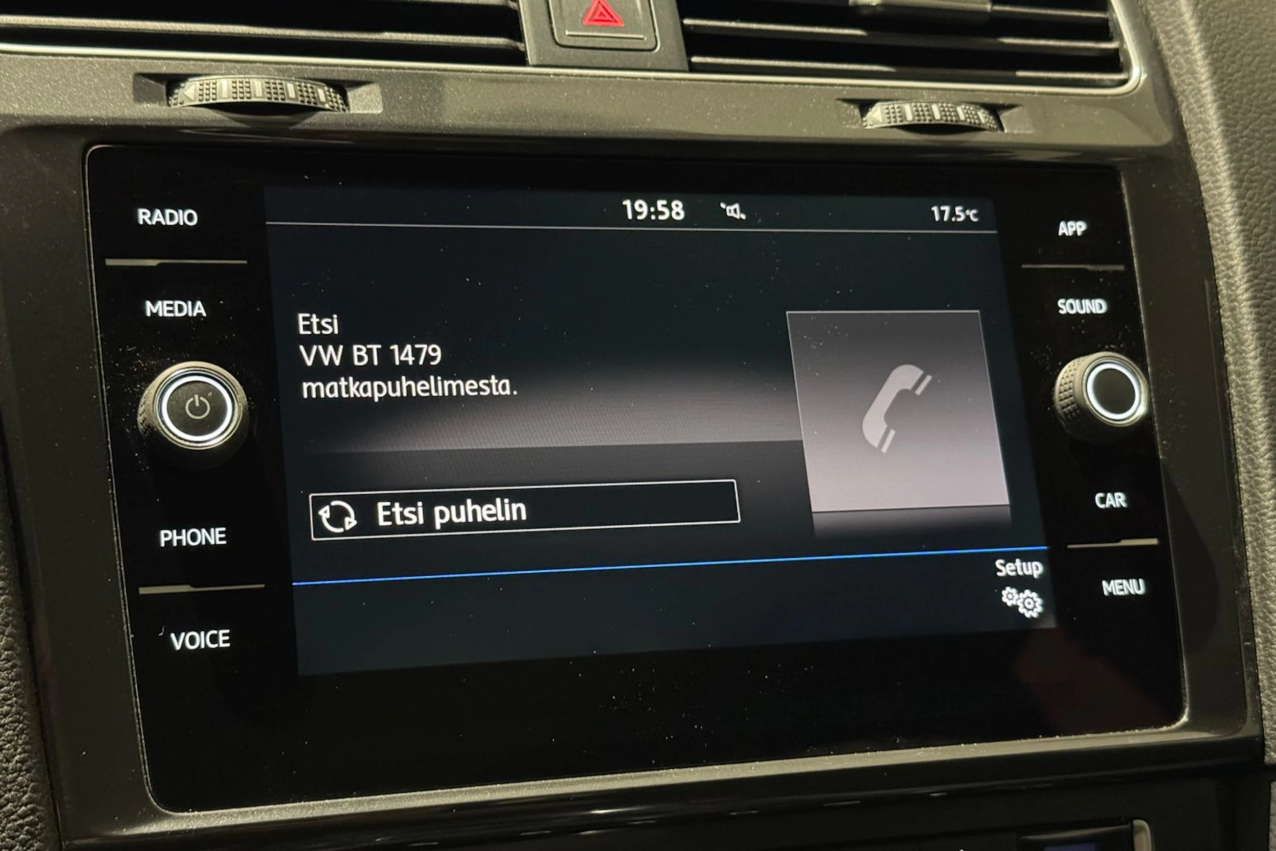 musta Volkswagen Golf 2017 kuva 23.